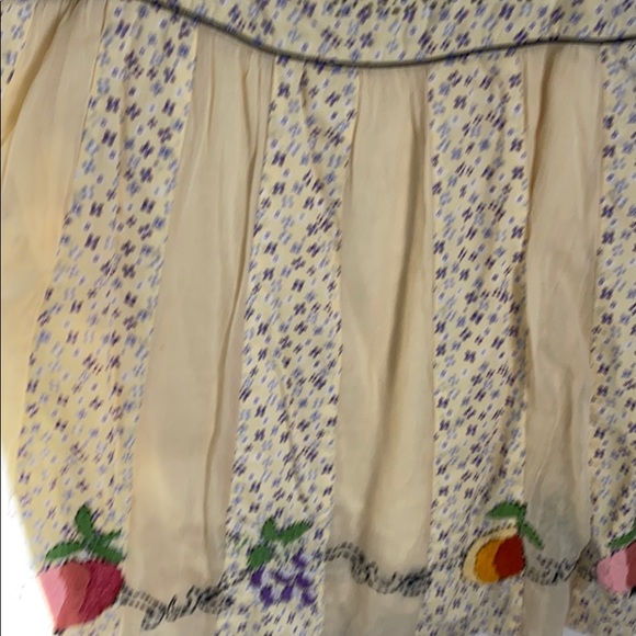 Embroidered skirt - Picture 3 of 6